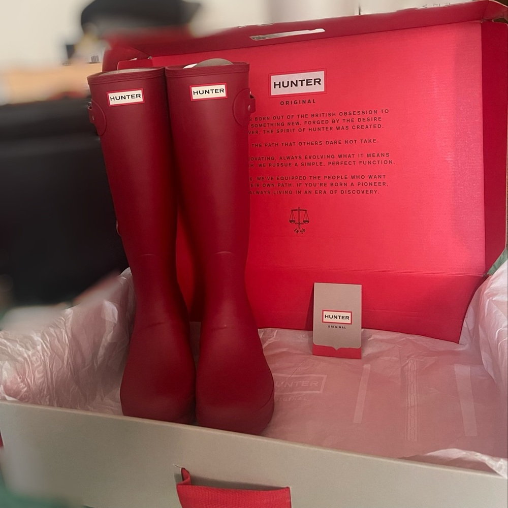 BRAND NEW HUNTER BOOTS